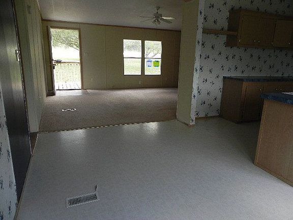 5th image of 113 Shady Oaks Dr
