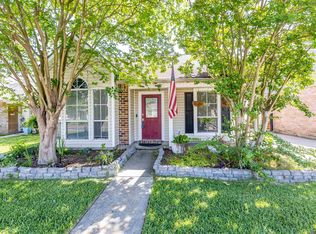 1833 Myrtle Ridge Dr, Baton Rouge, LA 70816