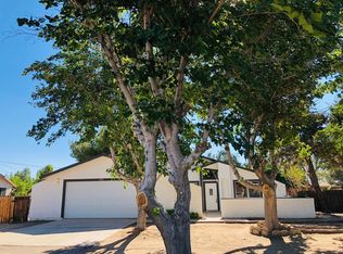 8050 Sherborn Ave, Hesperia, CA 92345