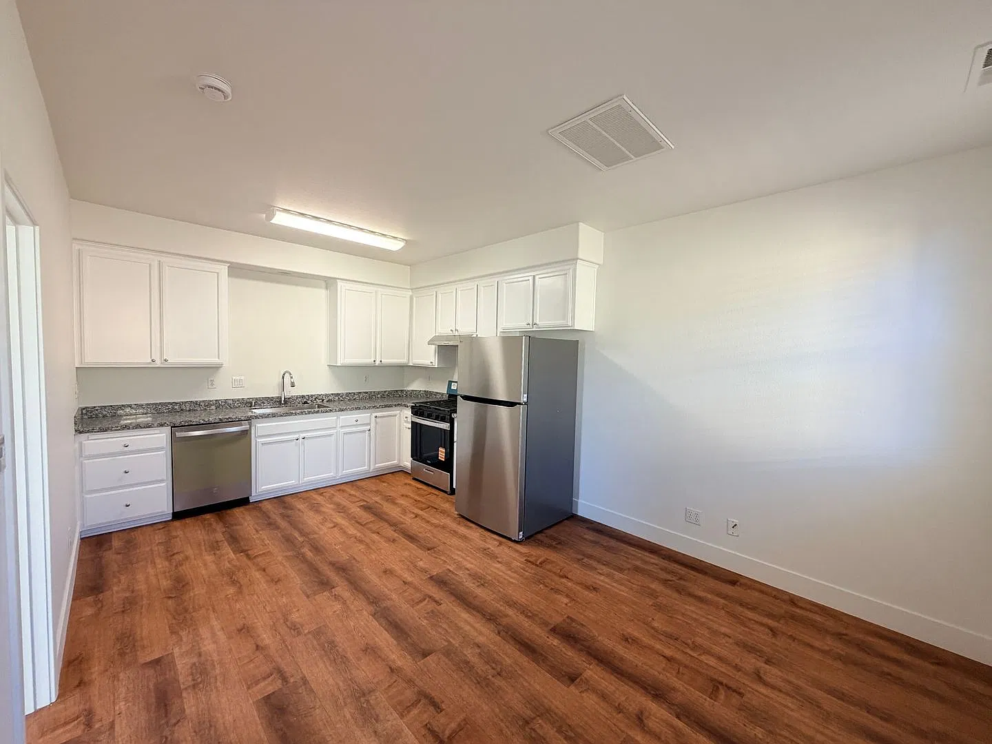 Private Santa Rosa Unit with Separate Entrance, — Photo 2
