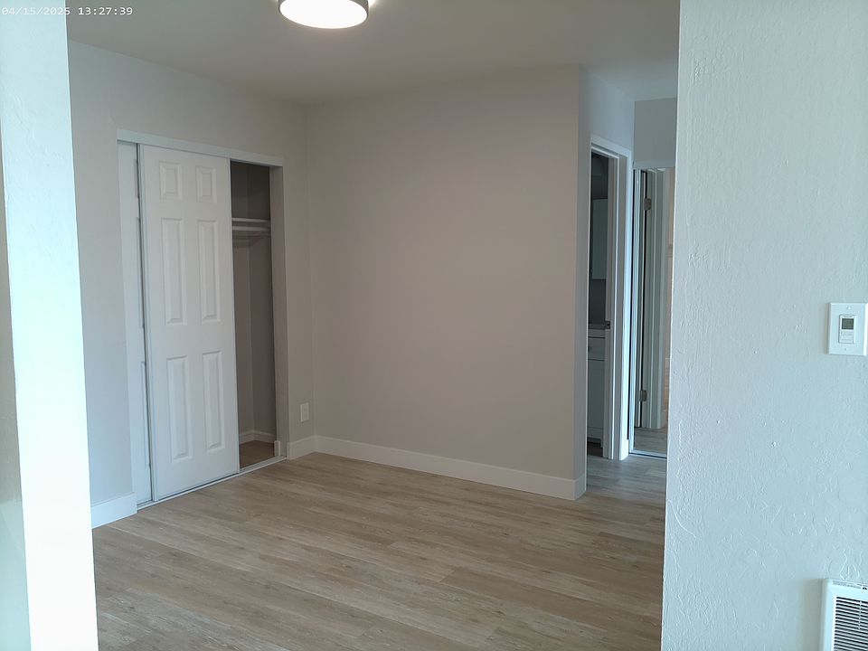 Building Photo 5