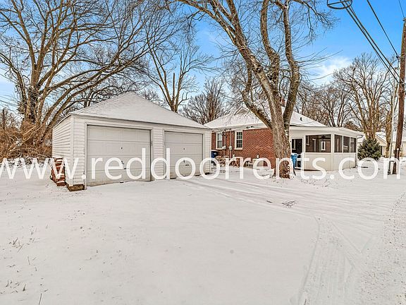 5th image of 5881 Rosslyn Ave