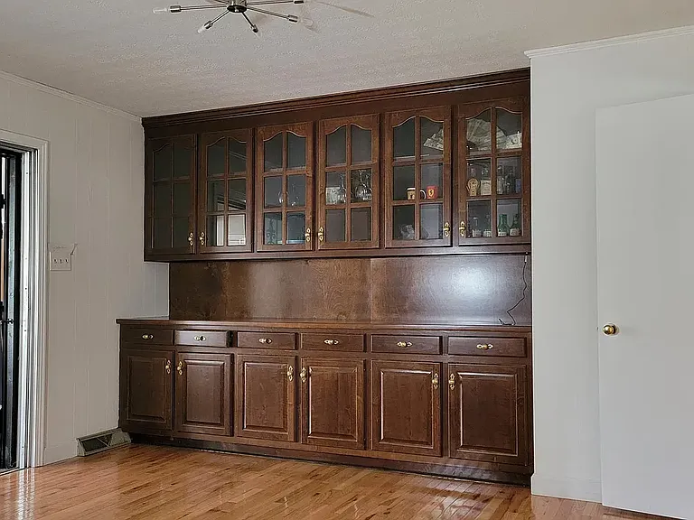 4904 Holmes Ave NW — Photo 2