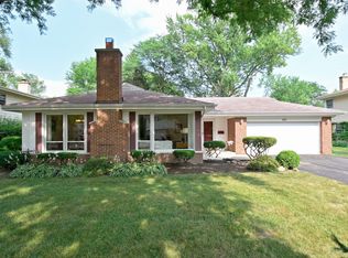 875 Huckleberry Ln, Northbrook, IL