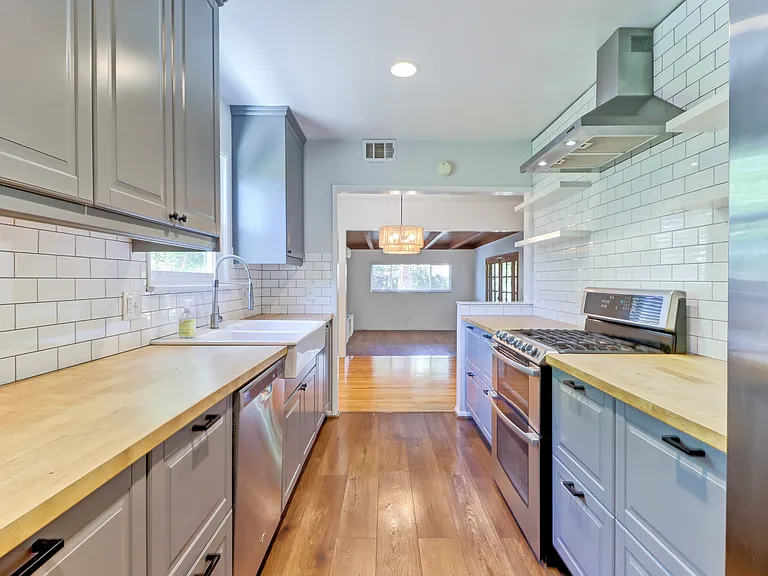3021 Rhodelia Ave — Photo 13