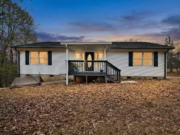 134 Rolling Dr, Westminster, SC 29693