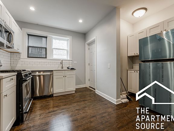 2nd image of 3318 N Leclaire Ave #1