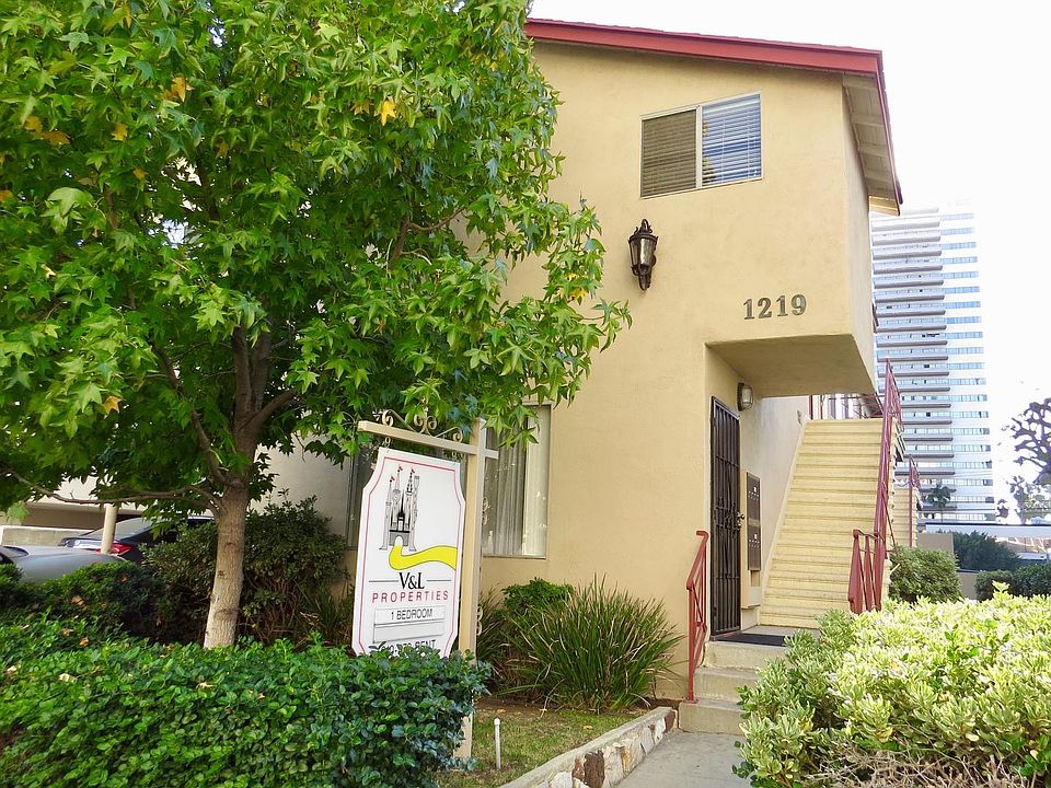 1st image of 1219 Barry Ave APT 6