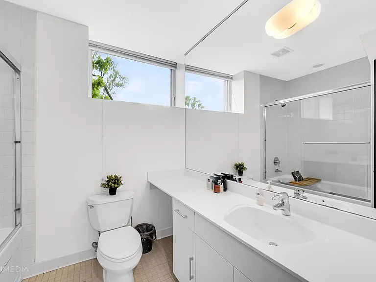 2828 N Talman Ave #D12 — Photo 13