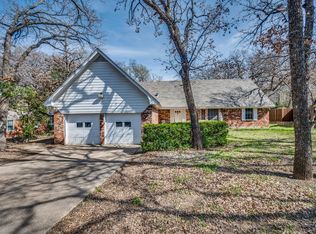 905 N Bowen Rd, Arlington, TX 76012