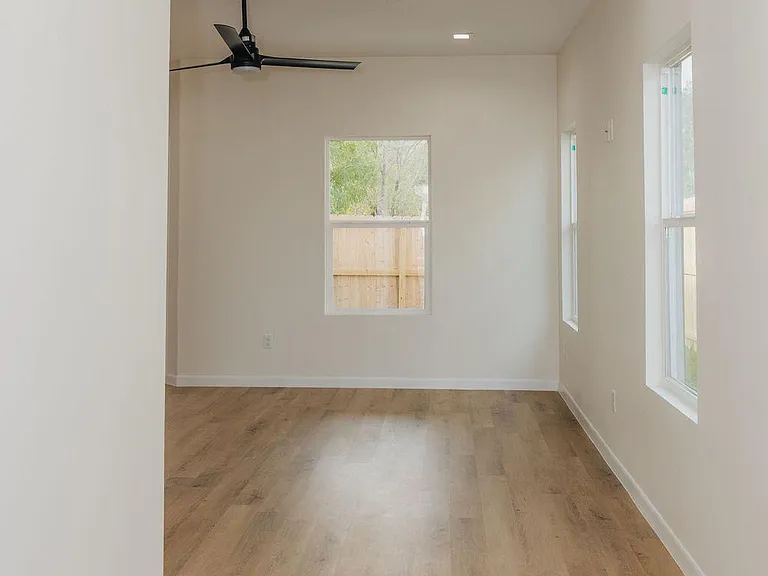2701 Kerria Ave — Photo 21