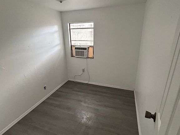 3rd image of 2940 Dover Ln