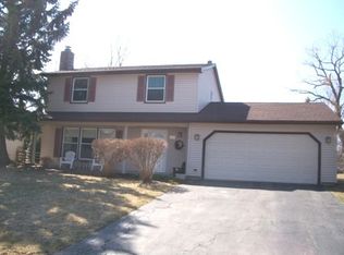 367 Hobble Bush Dr, Lake Zurich, IL 60047