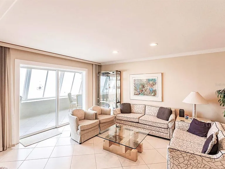 1055 W Peppertree Dr #802AA — Photo 3