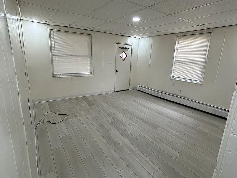 100-106 E Bennett St #6 — Photo 5