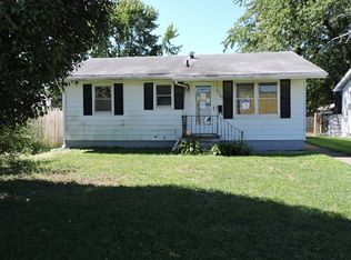 1727 Tremont St, Lincoln, IL 62656