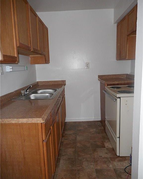 1st image of 2712 Jamestown Ave APT 1A