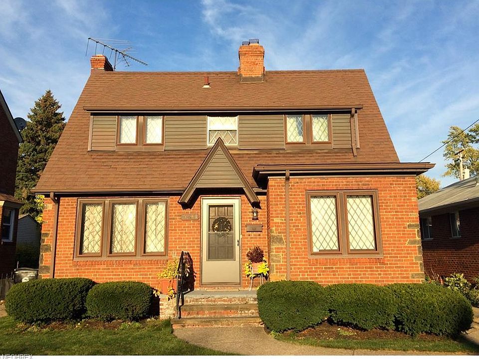 1st image of 3461 W 152nd St