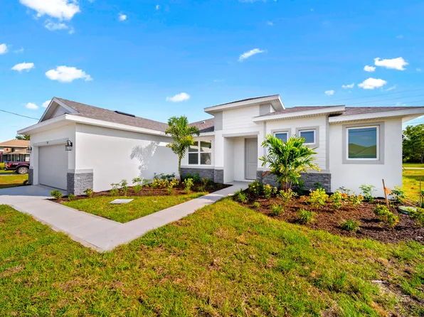5813 NW Dooley Circle, Port St Lucie, FL 34986