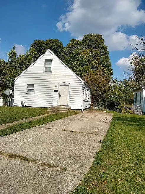 3 bed, 979 sqft, $1,195 — Photo 1