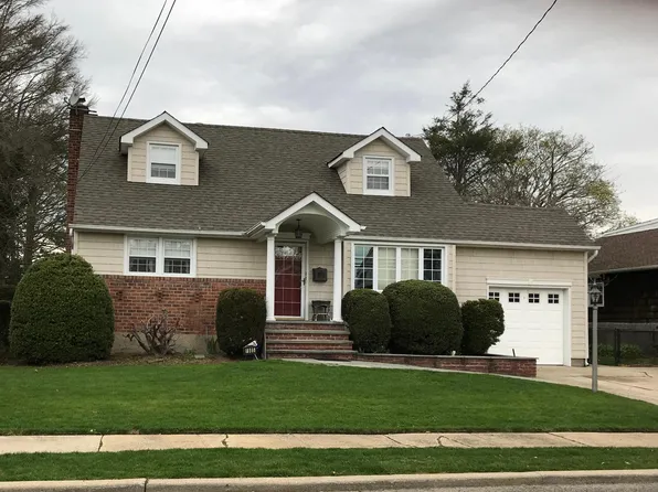 1985 Hancock Ave, Bellmore, NY 11710