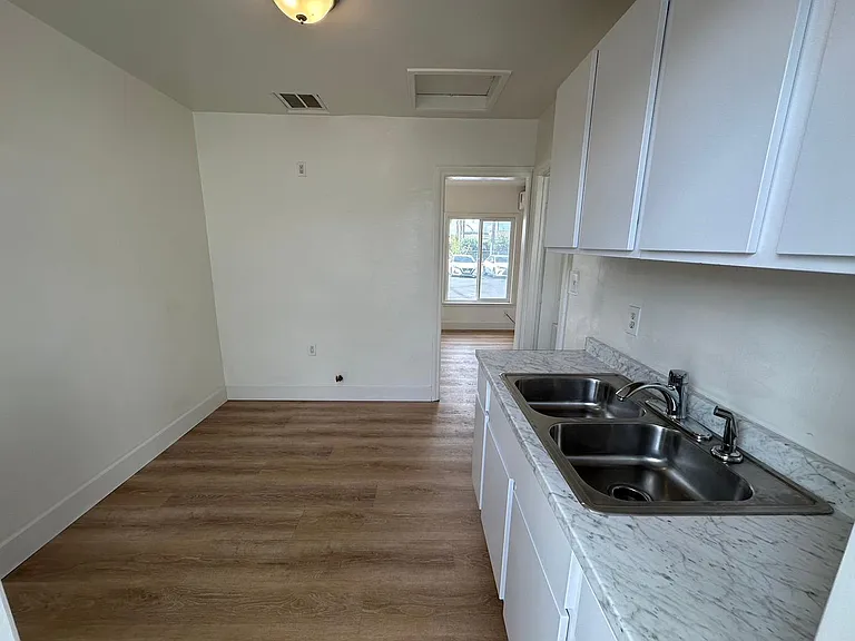 5112 W Mission Blvd #1 — Photo 5