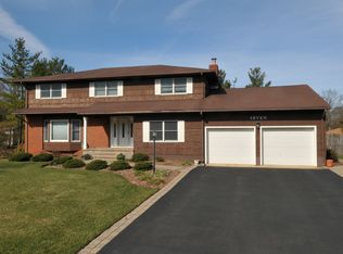 7 Overhill Dr, North Brunswick, NJ 08902