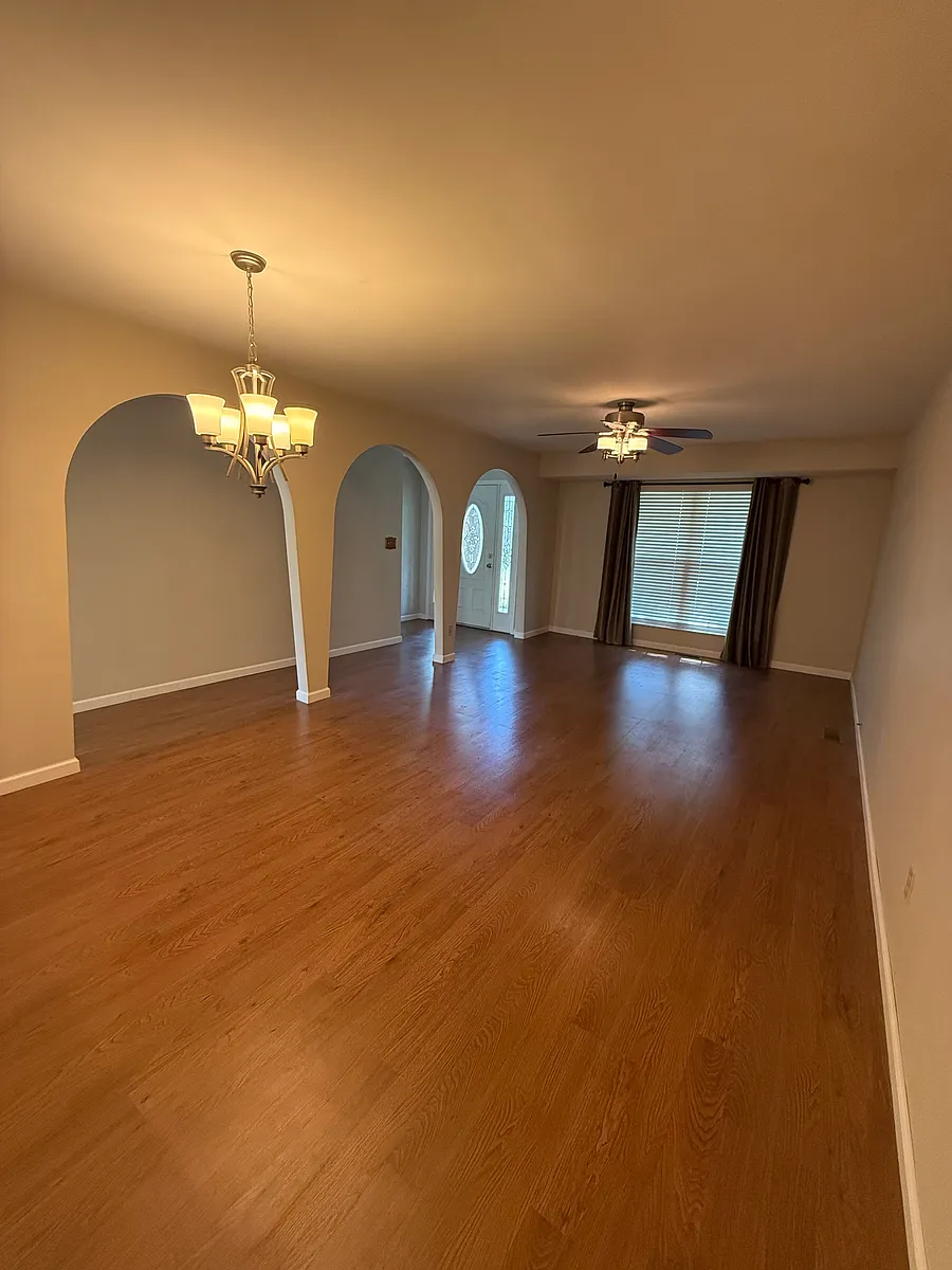 Building Photo - 352 Turfwood Dr