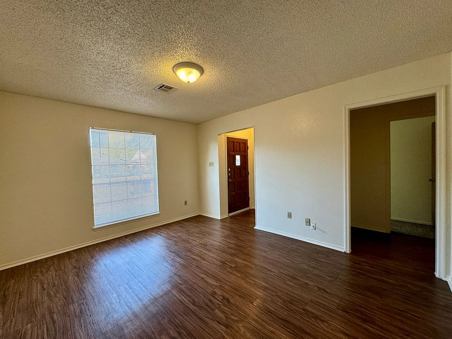 Duplex — Photo 4