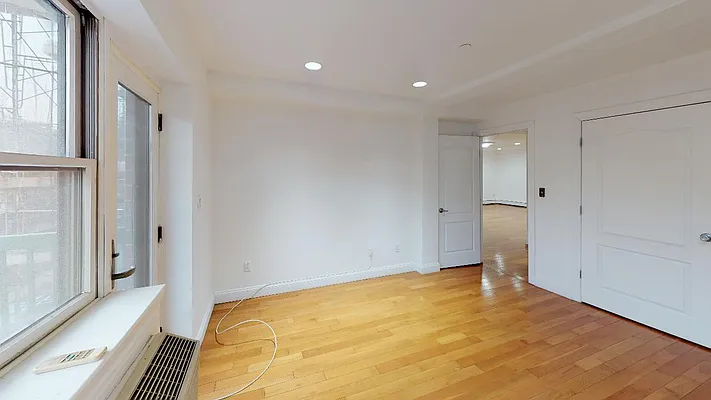 Sold by Metro Garden Realty NYC | media 25