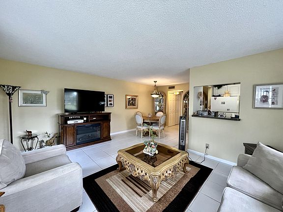 2nd image of 175 Sheffield #H