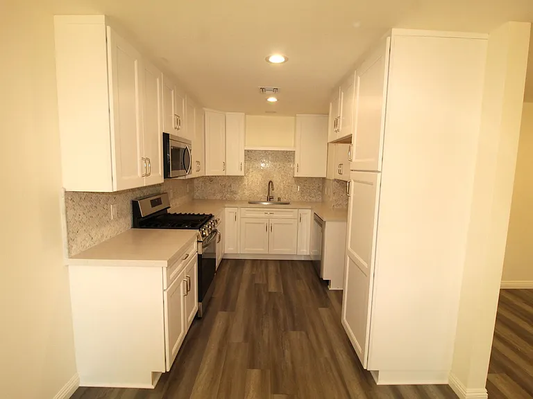 577 Thoreau Ln — Photo 6
