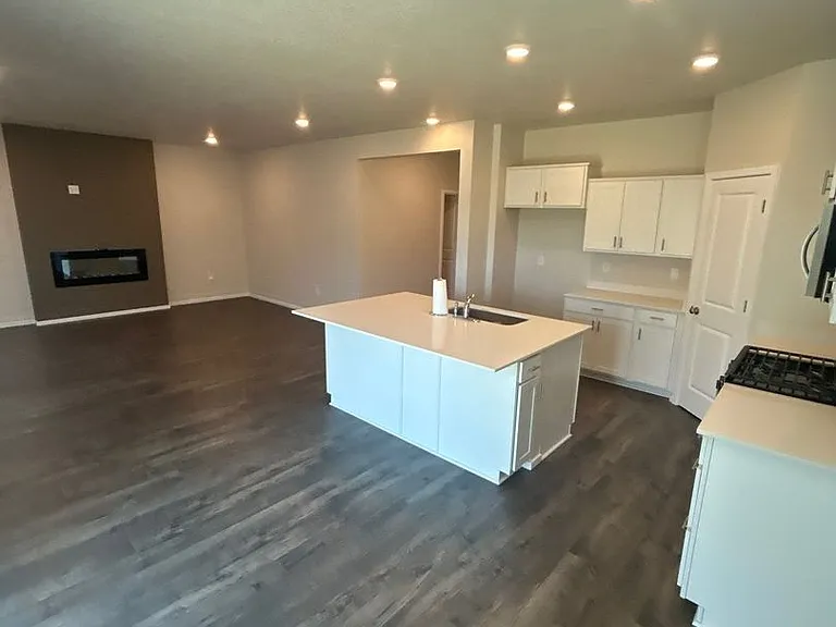 4809 Thyme Ave NE — Photo 8
