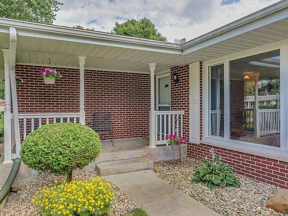 4th image of 24400 Elmhurst Dr