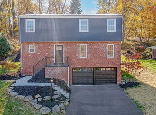 2405 E Springwood Dr, Glenshaw, PA 15116