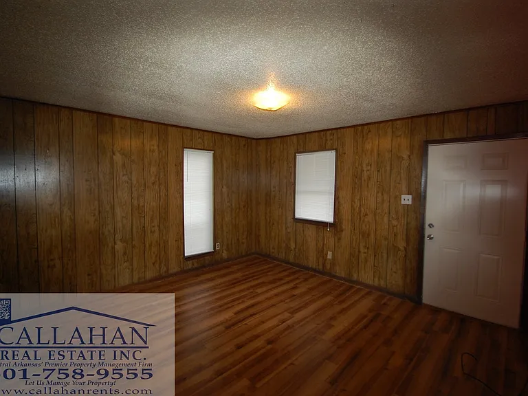 3423 Chandler St — Photo 2