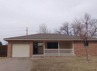 1007 E Johnson St, Garden City, KS 67846
