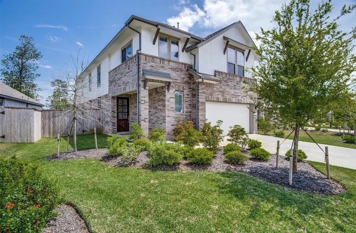 4 bed, 3.0 bath, 2649 sqft, $2,950 — Photo 1