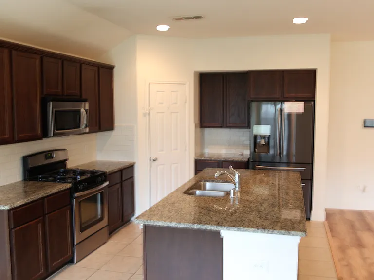 1700 Zebra Finch Dr — Photo 3