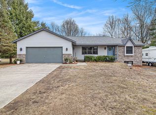 2229 Red Apple Rd, Manistee, MI 49660