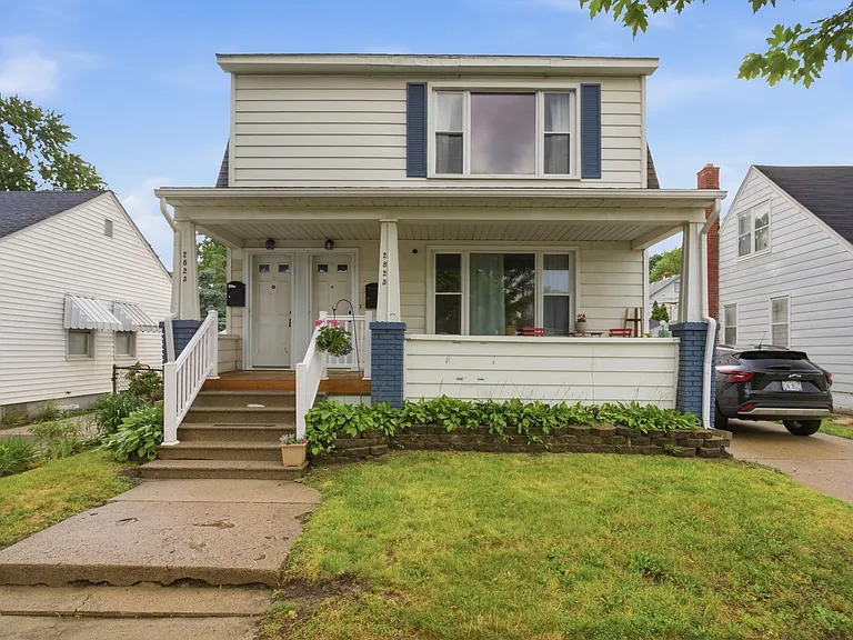 2823 Queen St — Photo 29