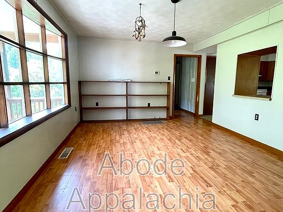 4th image of 1233 Collins Hwy #2