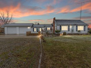 5300 N Bunn Rd, Jonesville, MI 49250