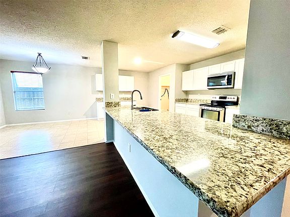 2nd image of 2800 Gold Hill Dr