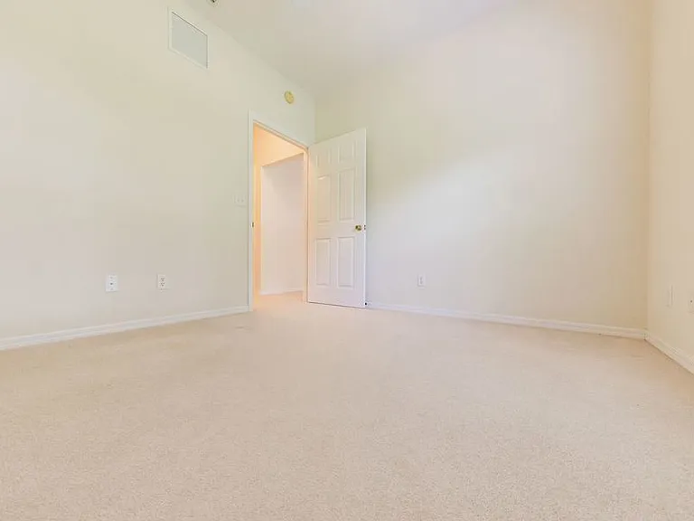 1203 Eagle Pond Dr — Photo 5