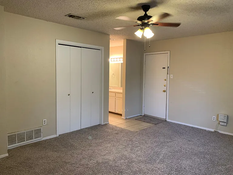 719 Windcrest Dr — Photo 8
