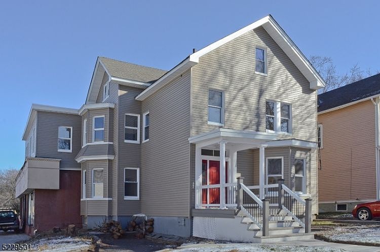 1st image of 101 2nd St #4