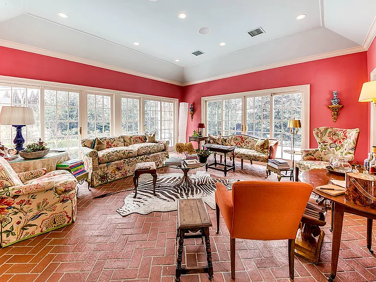 38 Halsey Ln — Photo 8