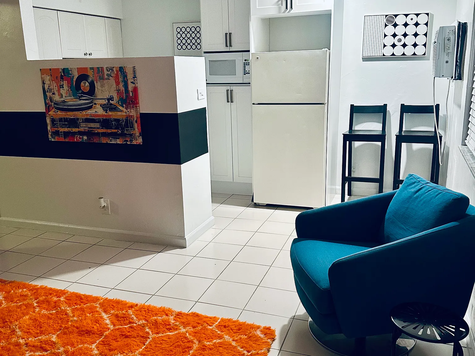 1 bed, 2654 sqft, $2,300 — Photo 2