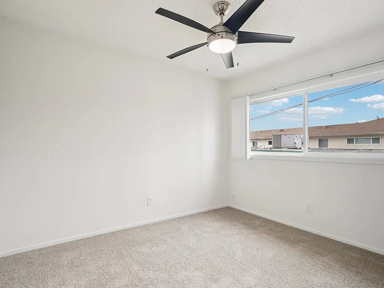1130 Marine Avenue — Photo 5
